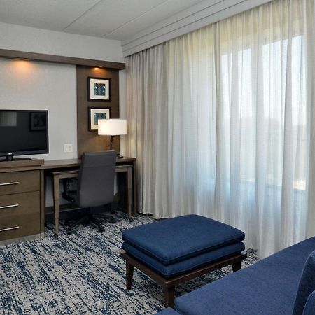 Отель Courtyard By Marriott Wilmington Downtown/Historic District Экстерьер фото