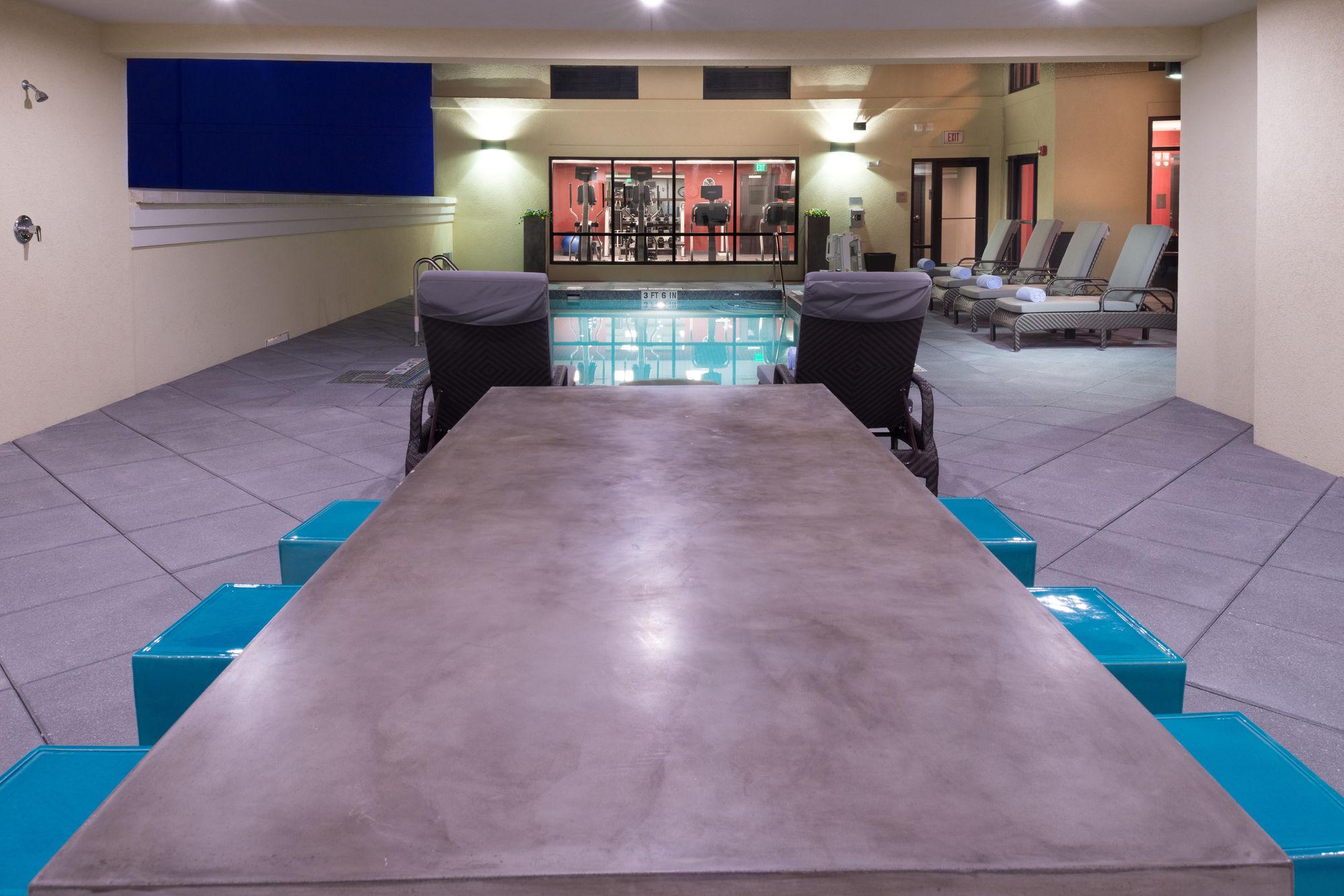 Отель Courtyard By Marriott Wilmington Downtown/Historic District Экстерьер фото