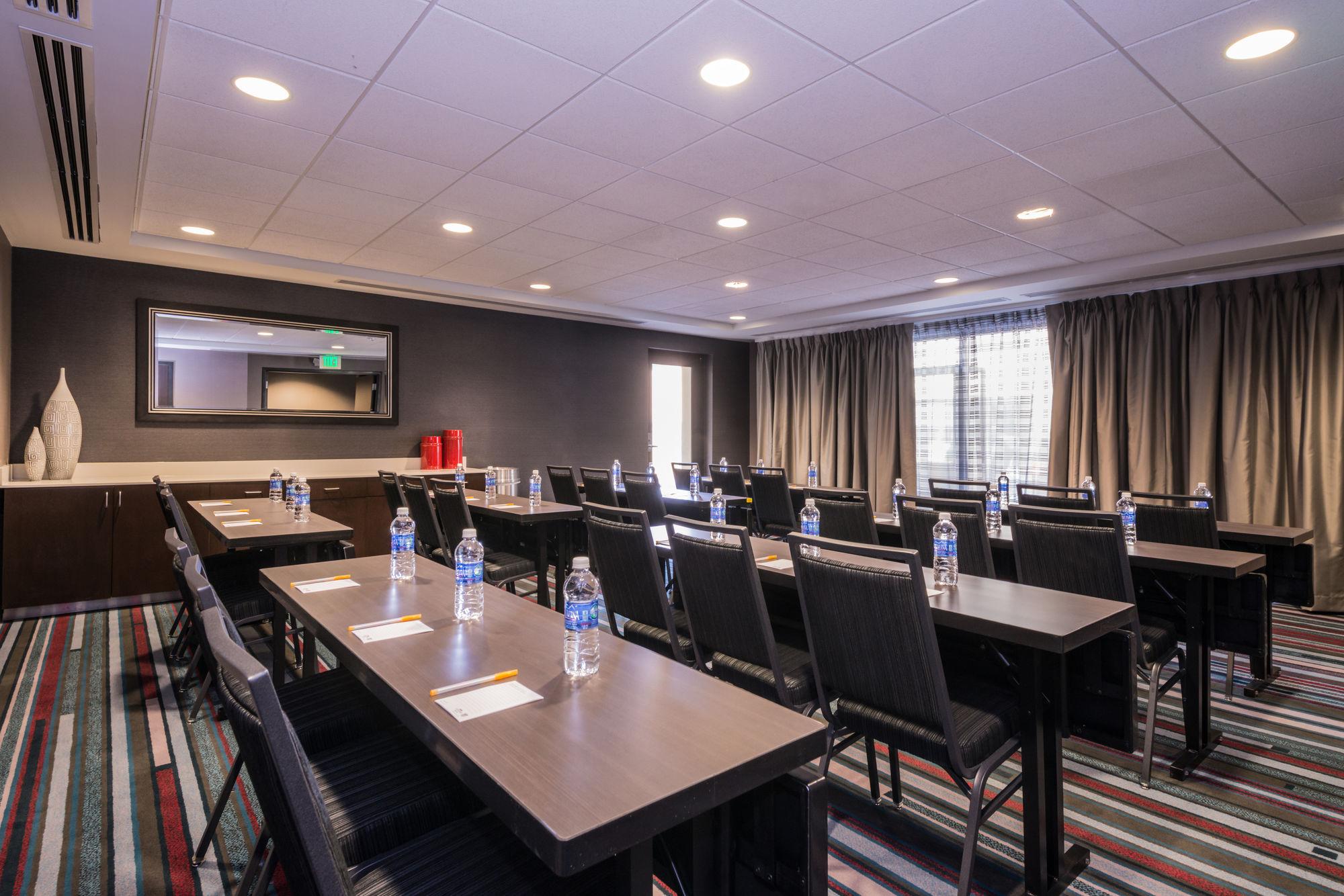 Отель Courtyard By Marriott Wilmington Downtown/Historic District Экстерьер фото