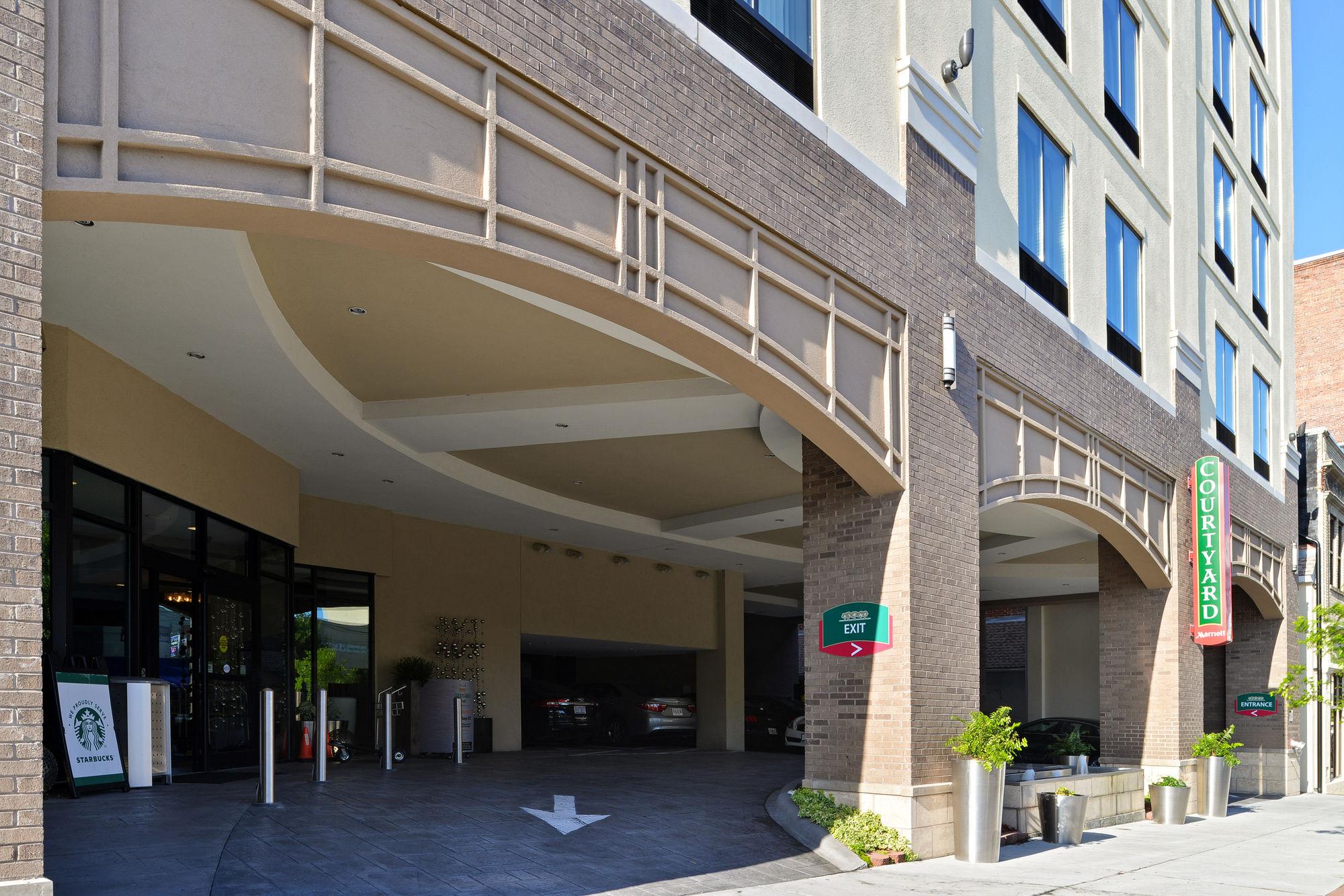 Отель Courtyard By Marriott Wilmington Downtown/Historic District Экстерьер фото