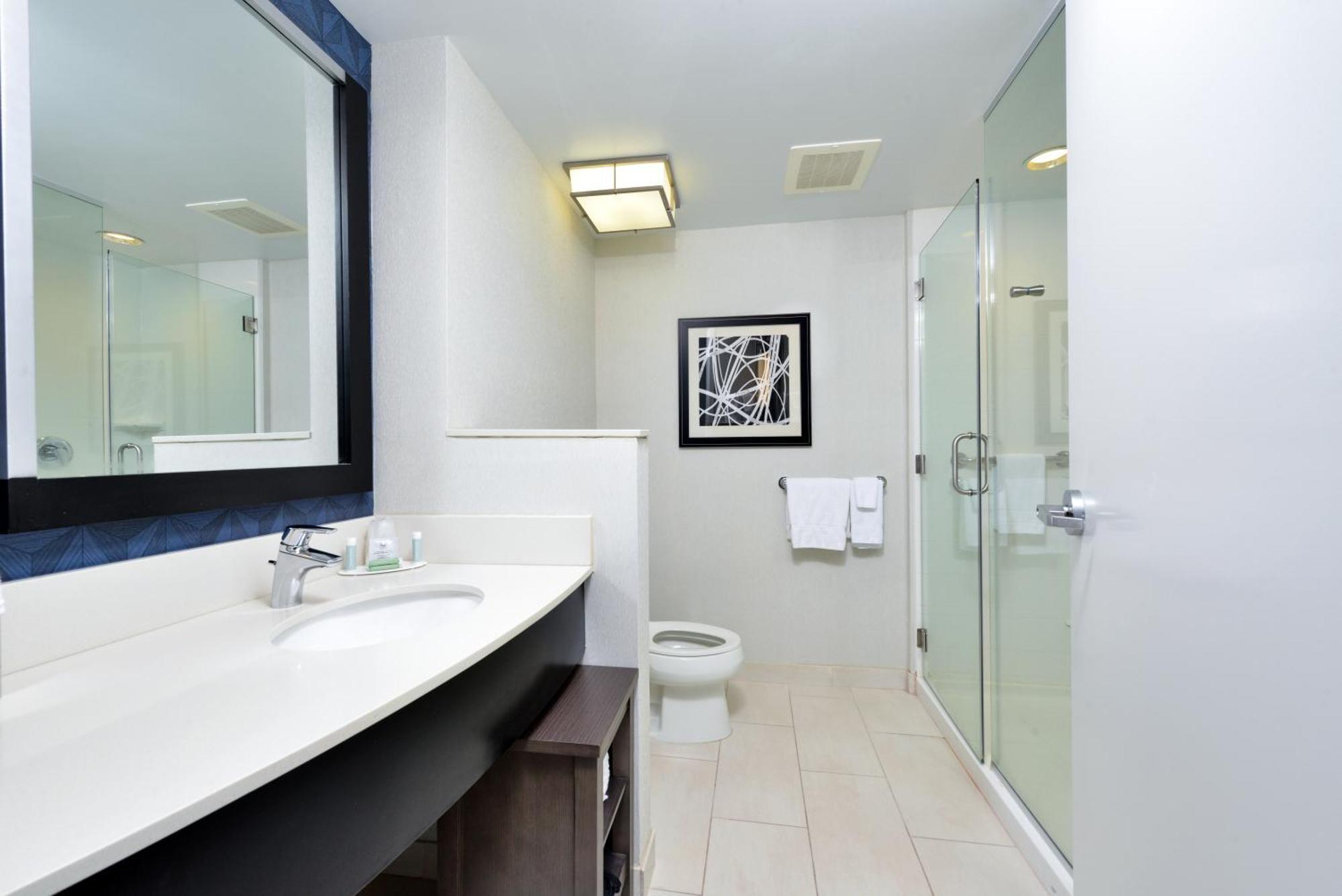 Отель Courtyard By Marriott Wilmington Downtown/Historic District Экстерьер фото