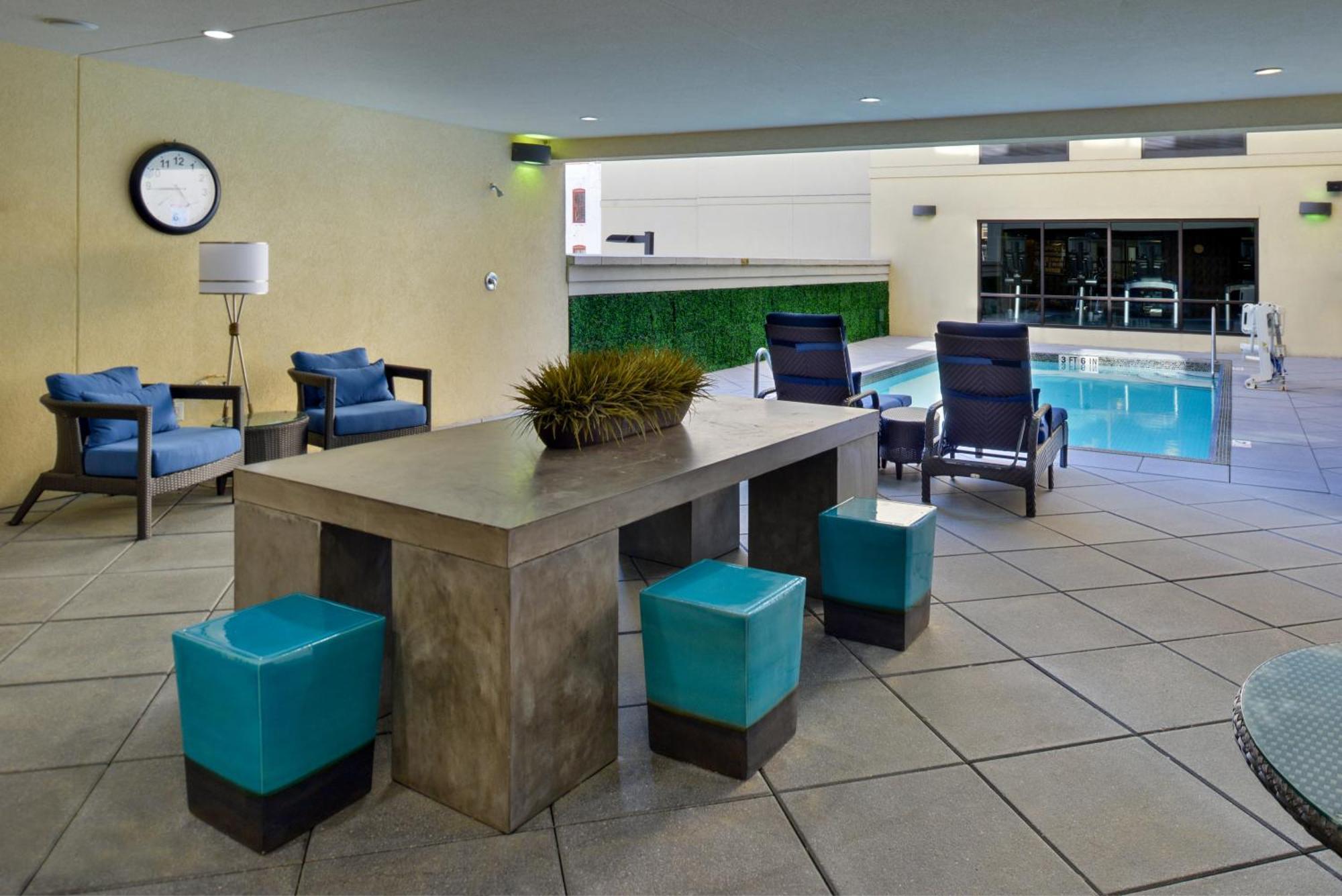 Отель Courtyard By Marriott Wilmington Downtown/Historic District Экстерьер фото