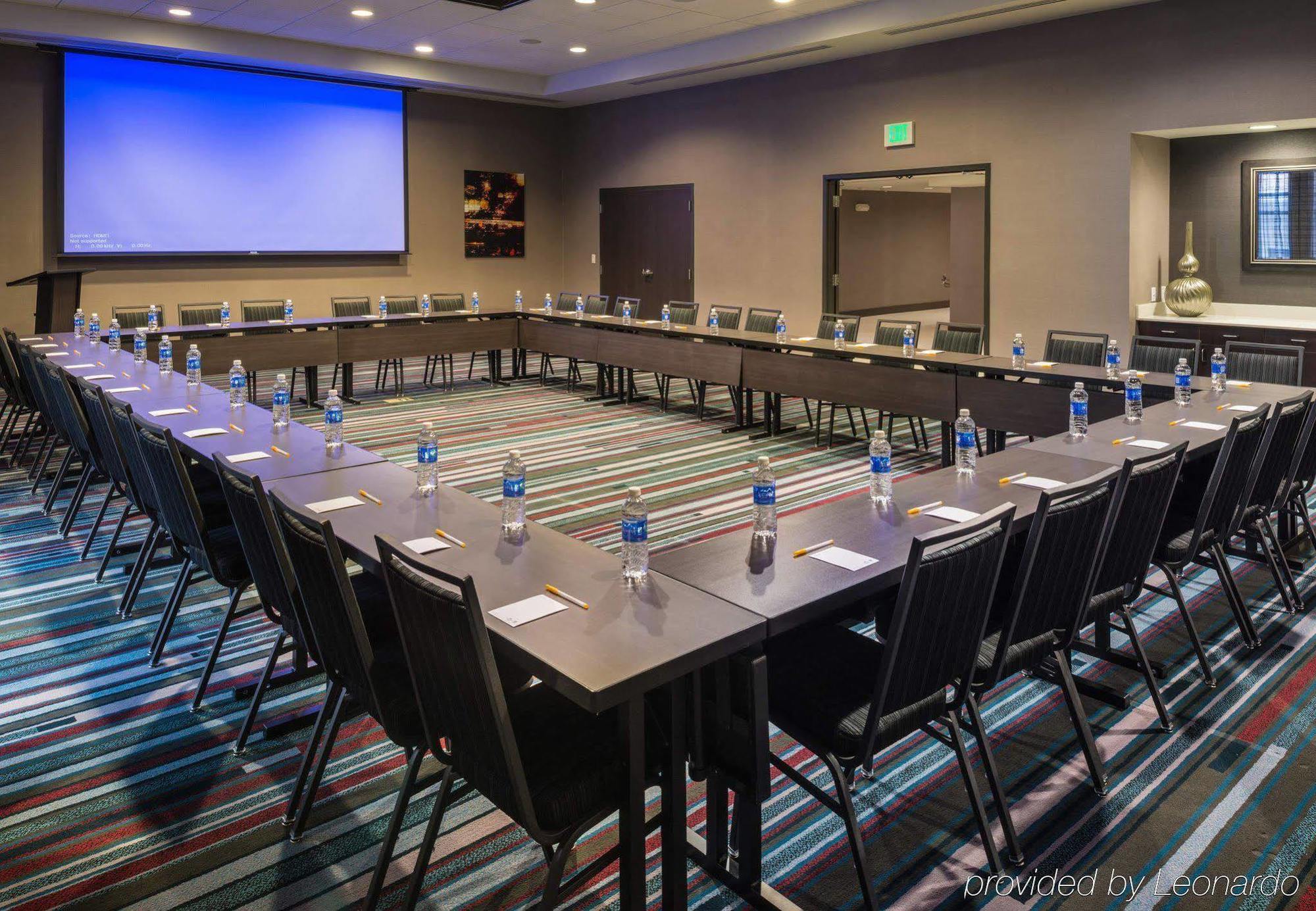 Отель Courtyard By Marriott Wilmington Downtown/Historic District Экстерьер фото