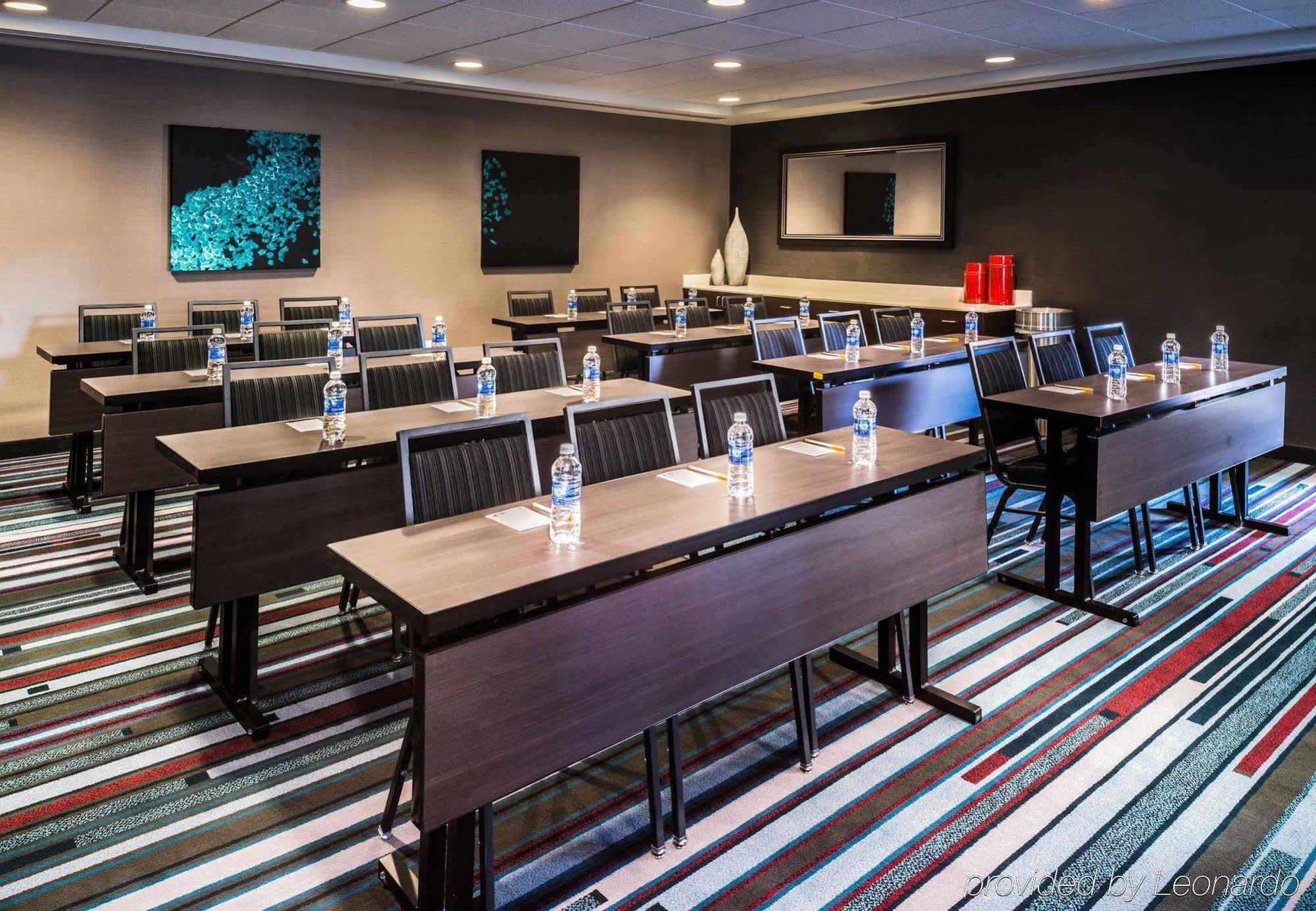 Отель Courtyard By Marriott Wilmington Downtown/Historic District Экстерьер фото